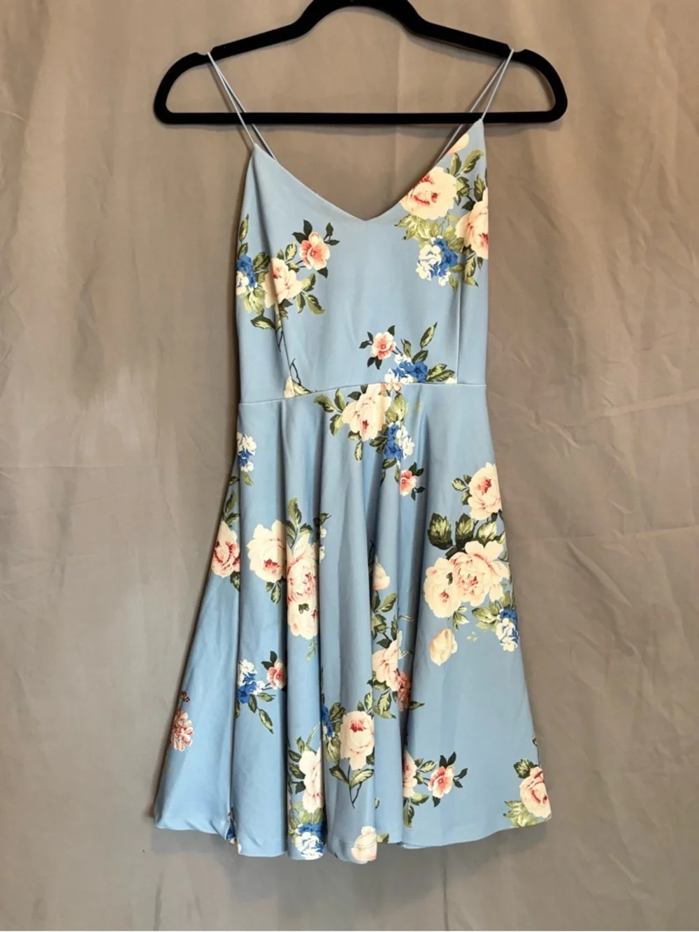 streetwear society floral dress flowing fabric and delicate floral print evoke sunlit garden parties and refined springtime strolls Streetwear Society | Dresses |